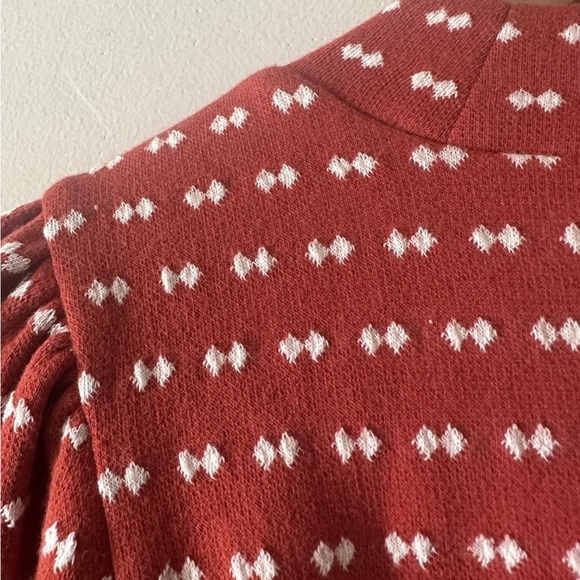 Very cute top, puff sleeve, very soft fabric - Picture 7 of 7